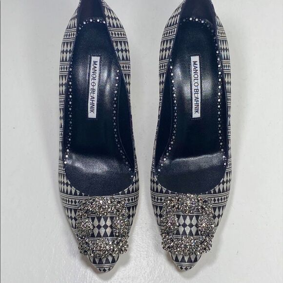 Manolo Blahnik Hangisi 70 Embellished Print Pumps - Picture 8 of 12